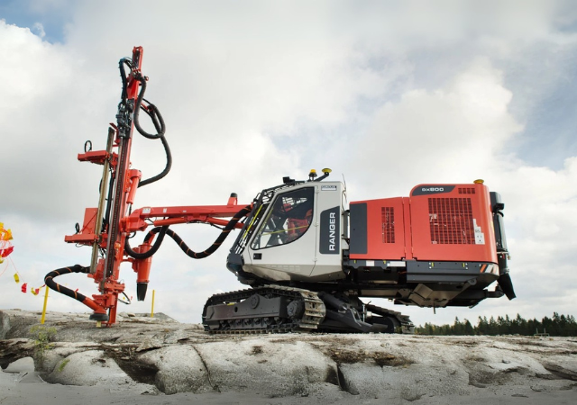 maquina excavadora puerta mundial importadora